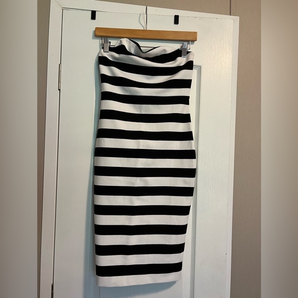 Dresses & Skirts - Dress